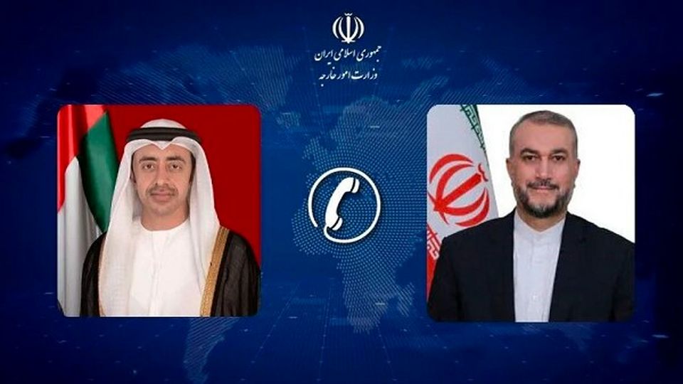 وزیرا الخارجیة الایرانی و الاماراتی یؤکدان على أهمیة تطویر التعاون بین البلدین