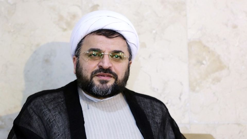 شما که در کنترل قیمت مرغ، زمینگیر شده اید چه ادعایی دارید؟/ اگر نمی توانید ، کنار بروید