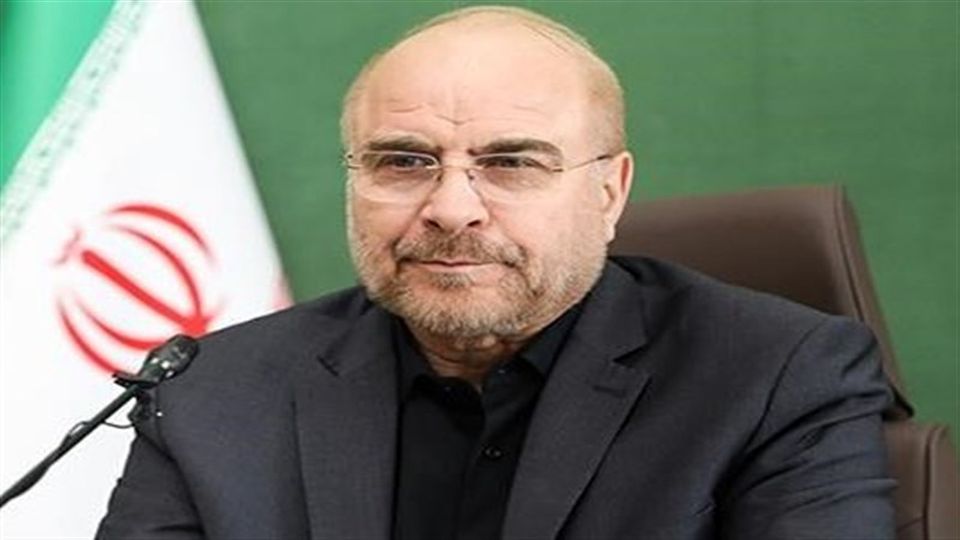 قالیباف: بالای اتوبان کرج موشک نقطهزن تولید میکنیم اما پایین اتوبان، در تولید یک قطعۀ ماشین ماندهایم!