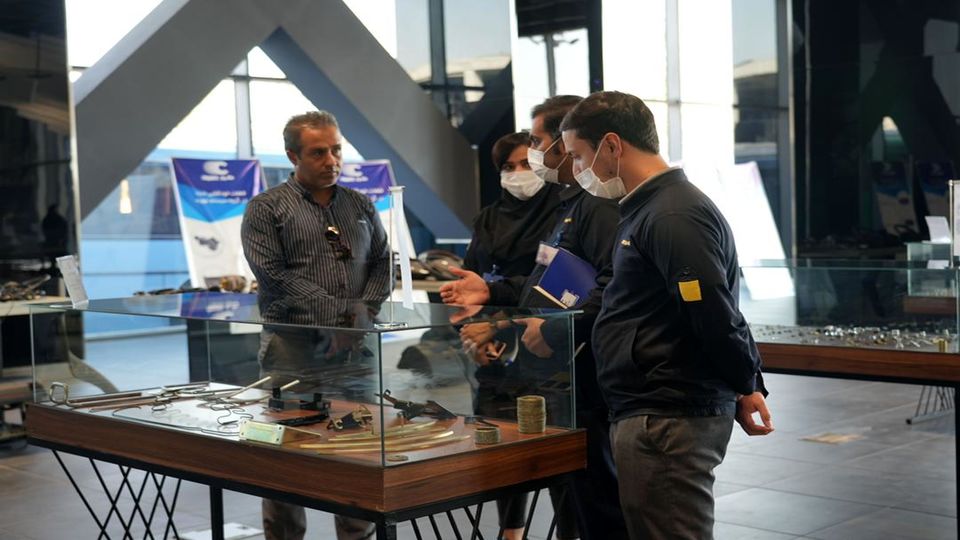 نمایش توان خودکفایی و بومیسازی قطعات خودرو در نمایشگاه خودکفایی صنایع تولیدی کروز