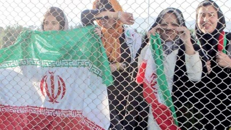 انتشار برخی تصاویر از خانمها نشانه هنجارشکنی است