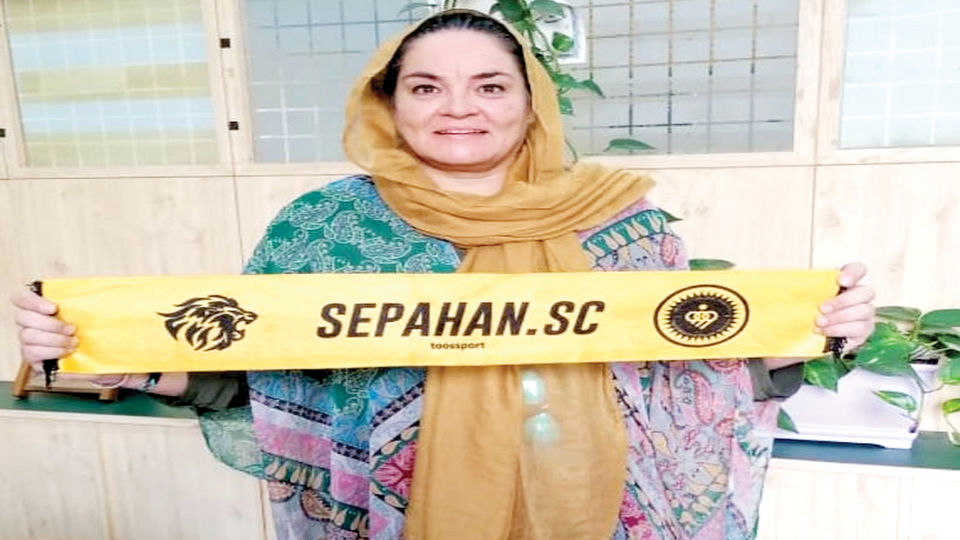 حضور مربی خارجی خلاف شرع است؟