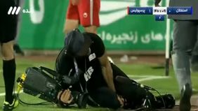 هواداران استقلال تصویربردار صداوسیما‌ را مصدوم کردند / ویدئو

