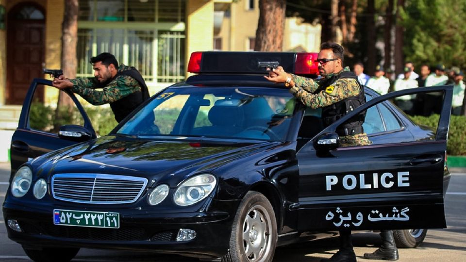 کشف خودروی بمبگذاری شده در خیابان بهشتی تهران توسط پلیس